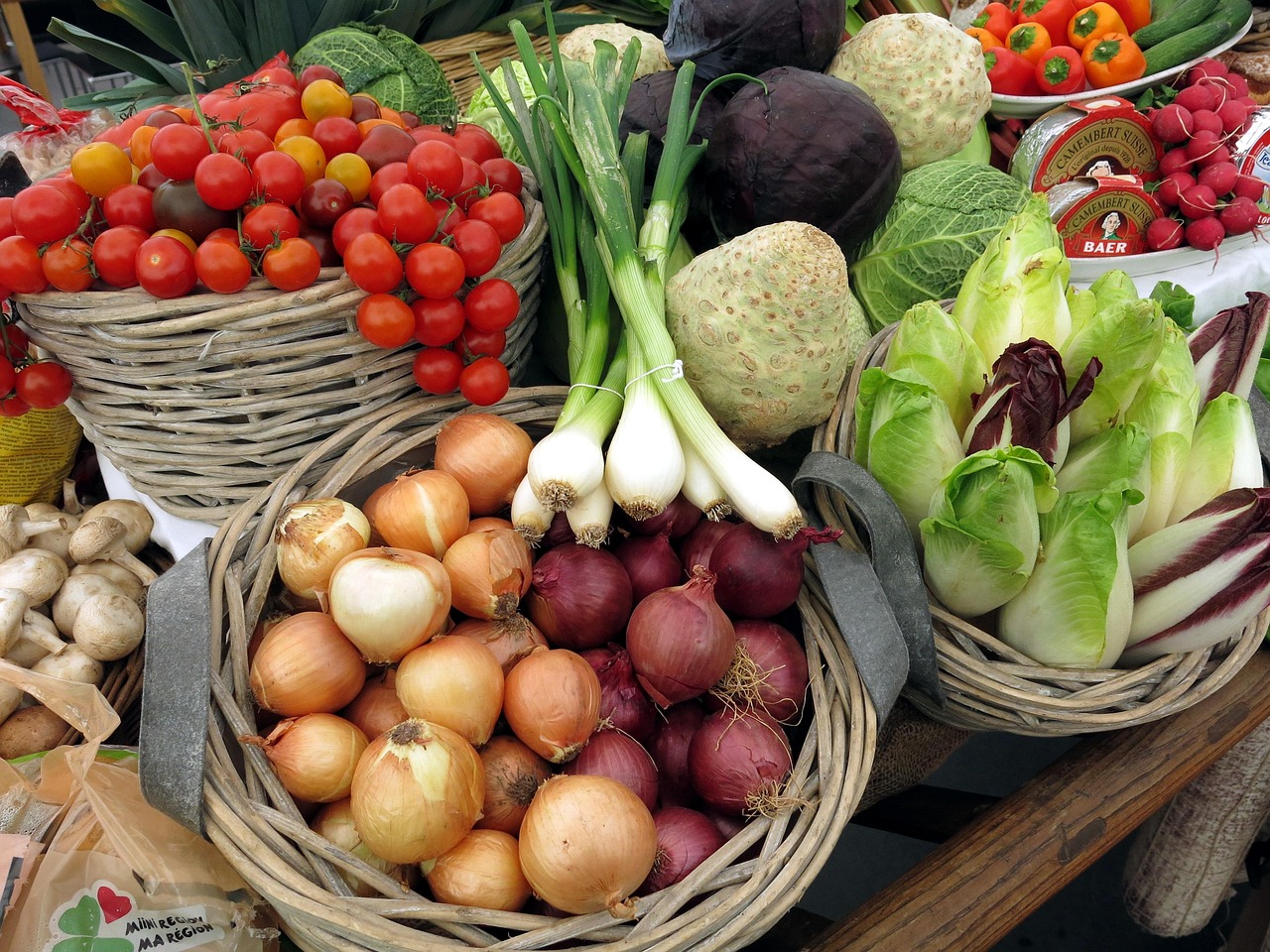 Basket of fresh market vegetables